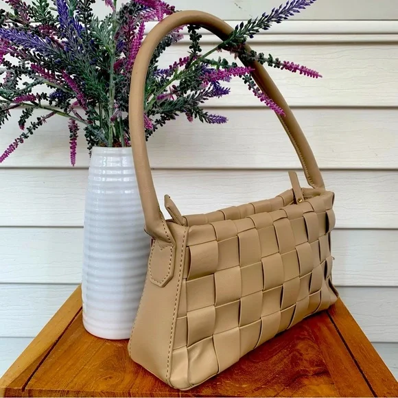 Urban Expressions Tan Woven Shoulder Bag - Picture 5 of 6